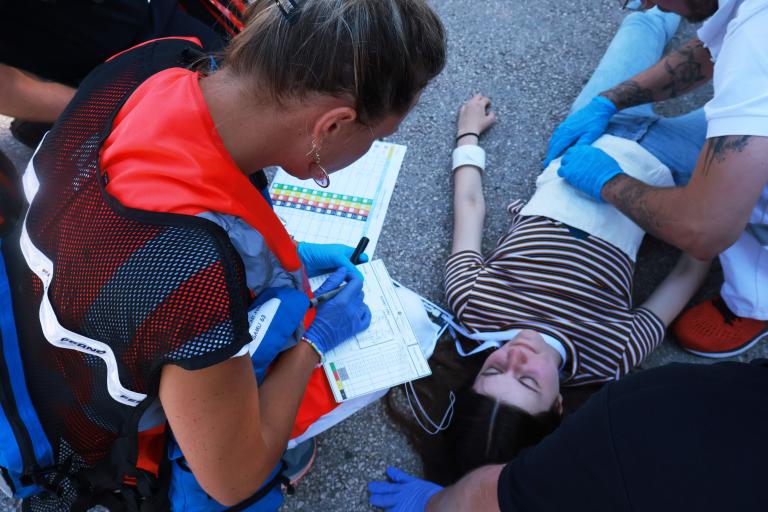 Identification d'un patient allongé au sol