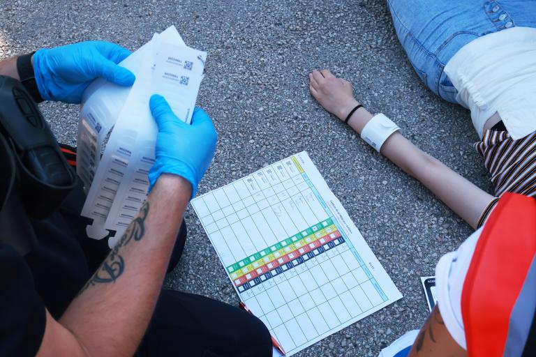 Identification d'un patient allongé au sol